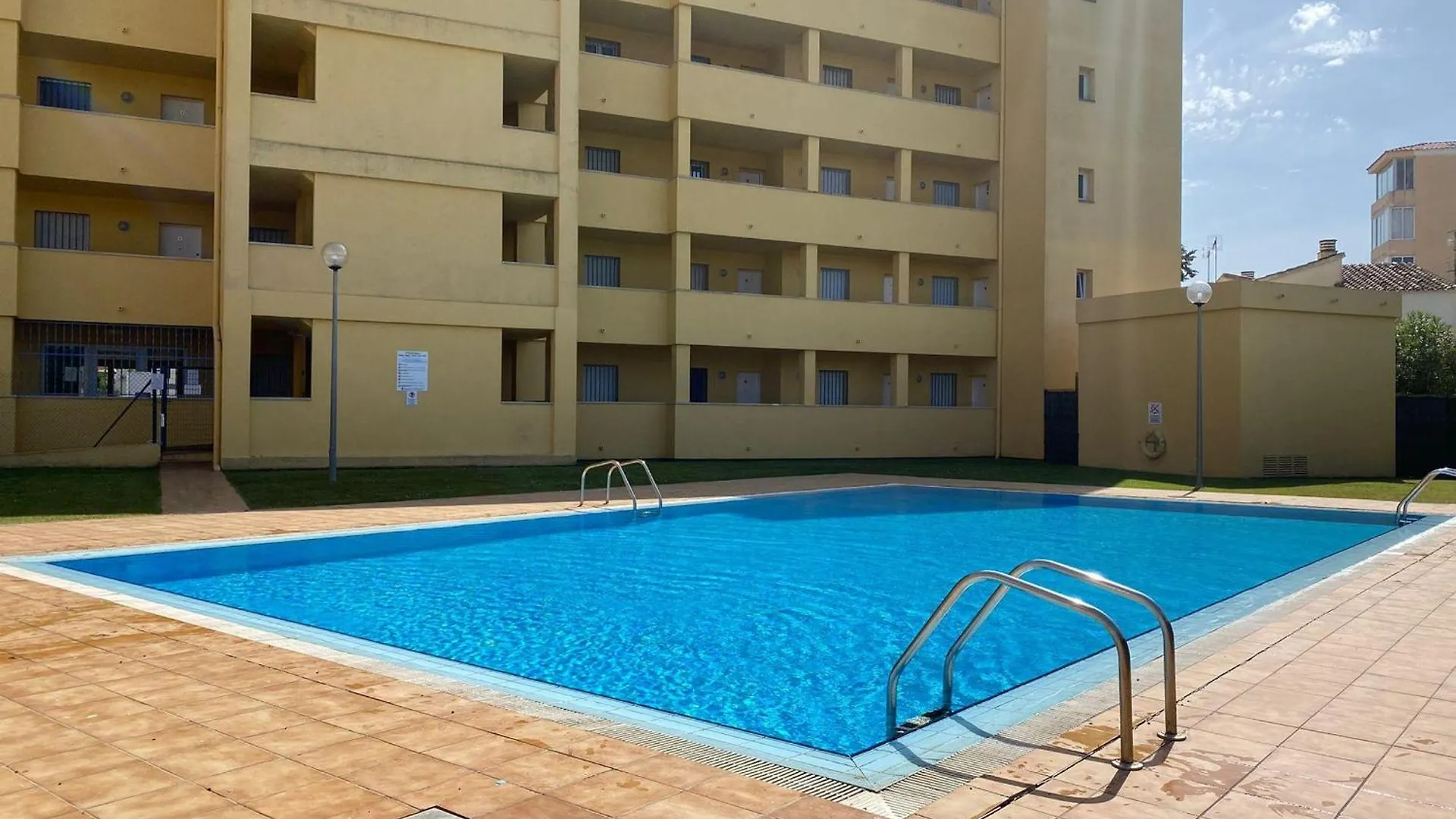 Luminoso Apartamento Con Piscina, Terraza Y Parking, Cerca De La Playa En Santa Margarida - Es-228-125 Roses 0*,
